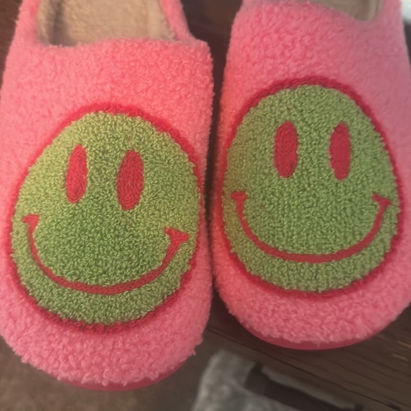 Slippers - Picture 4 of 4